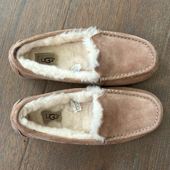 Ugg slippers - Picture 5 of 9